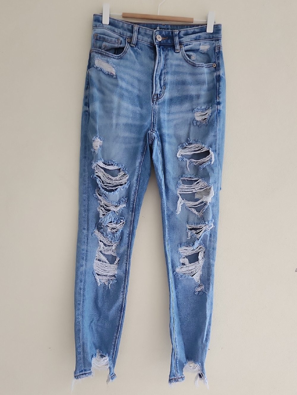 American Eagle Outfitters Distressed Light Blue Skinny Jeans